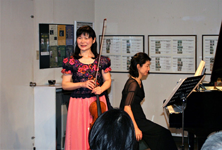 漆原朝子 (Vn) ＆ 今峰由香 (P) デュオ